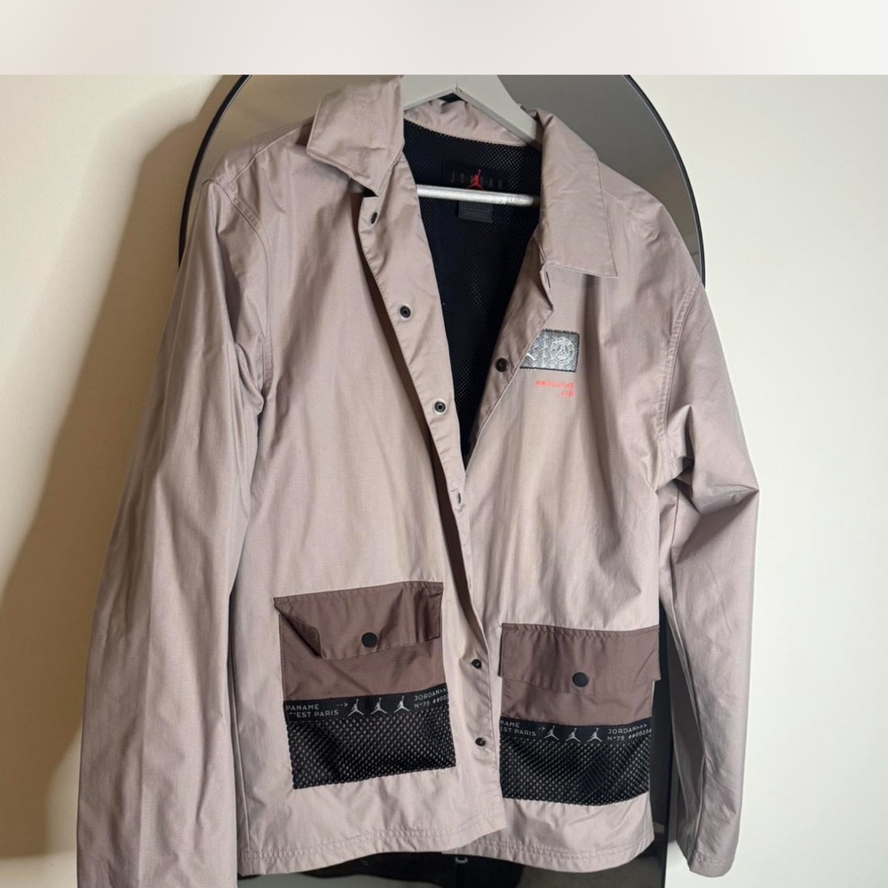Stylish Men's Jacket in Light Gray and Brown